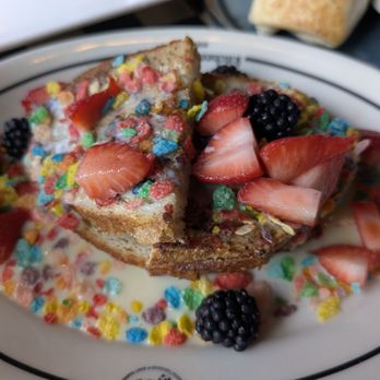 Bosscat Kitchen & Libations - Fruity Pebble French Toast - New American Near Me - Houston, Texas