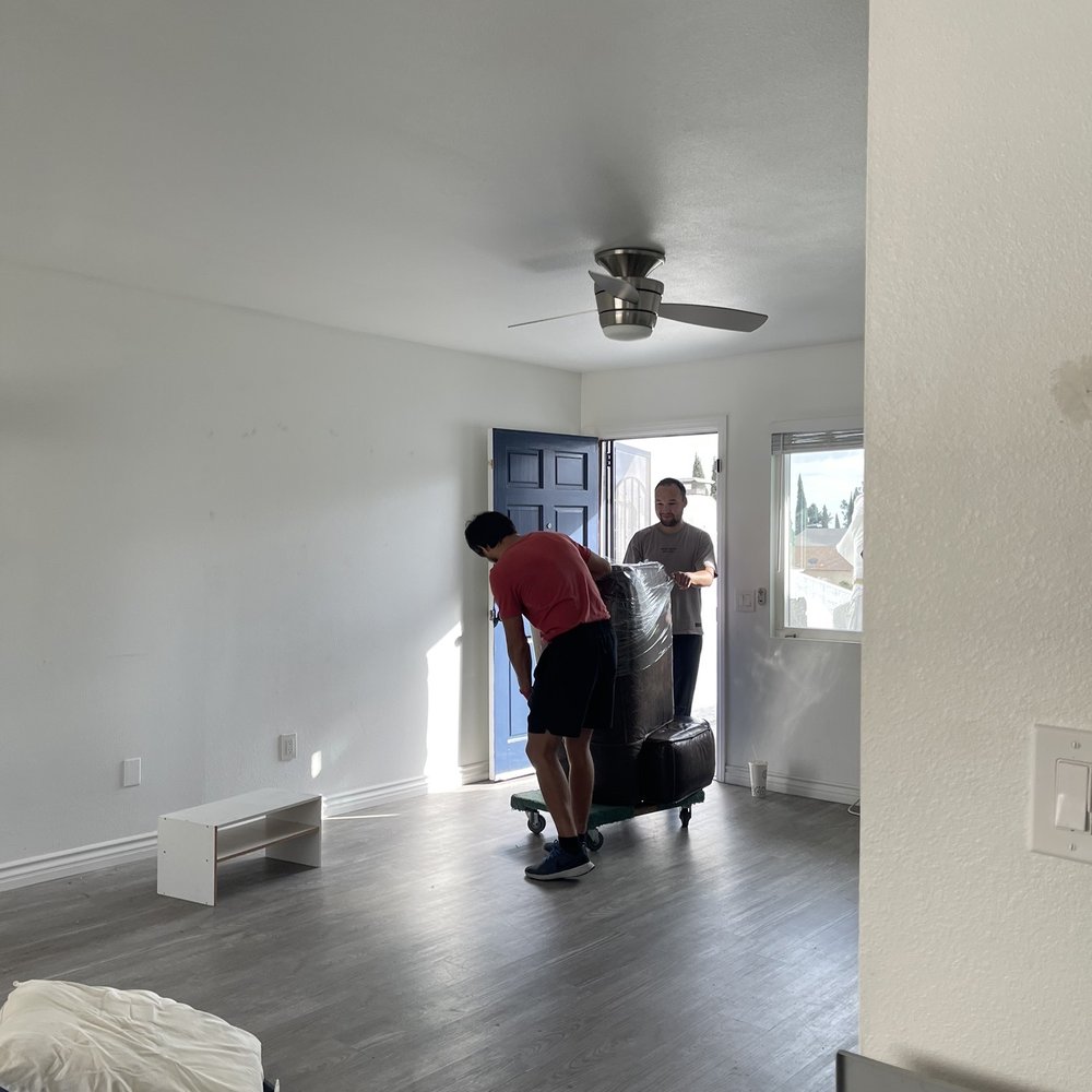 Busy Bee Movers - Movers Near Me - Irvine, California Busy Bee Movers - Movers Near Me - Irvine, California