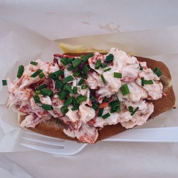 Bite Into Maine - Maine Lobster Roll - Seafood Near Me - Cape Elizabeth, Maine Bite Into Maine - Maine Lobster Roll - Seafood Near Me - Cape Elizabeth, Maine