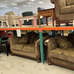 Teen Challenge SuperThrift San Carlos Blvd - Decent furniture available.