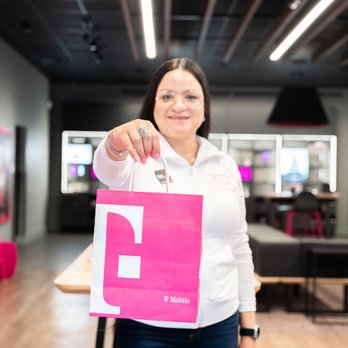 T-Mobile Experience Store - Mobile Phones Near Me - Rosemead, California