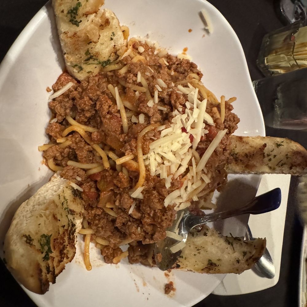 Feeney's Restaurant and Bar - Pasta bolognese - Bars Near Me - Phoenix, Arizona