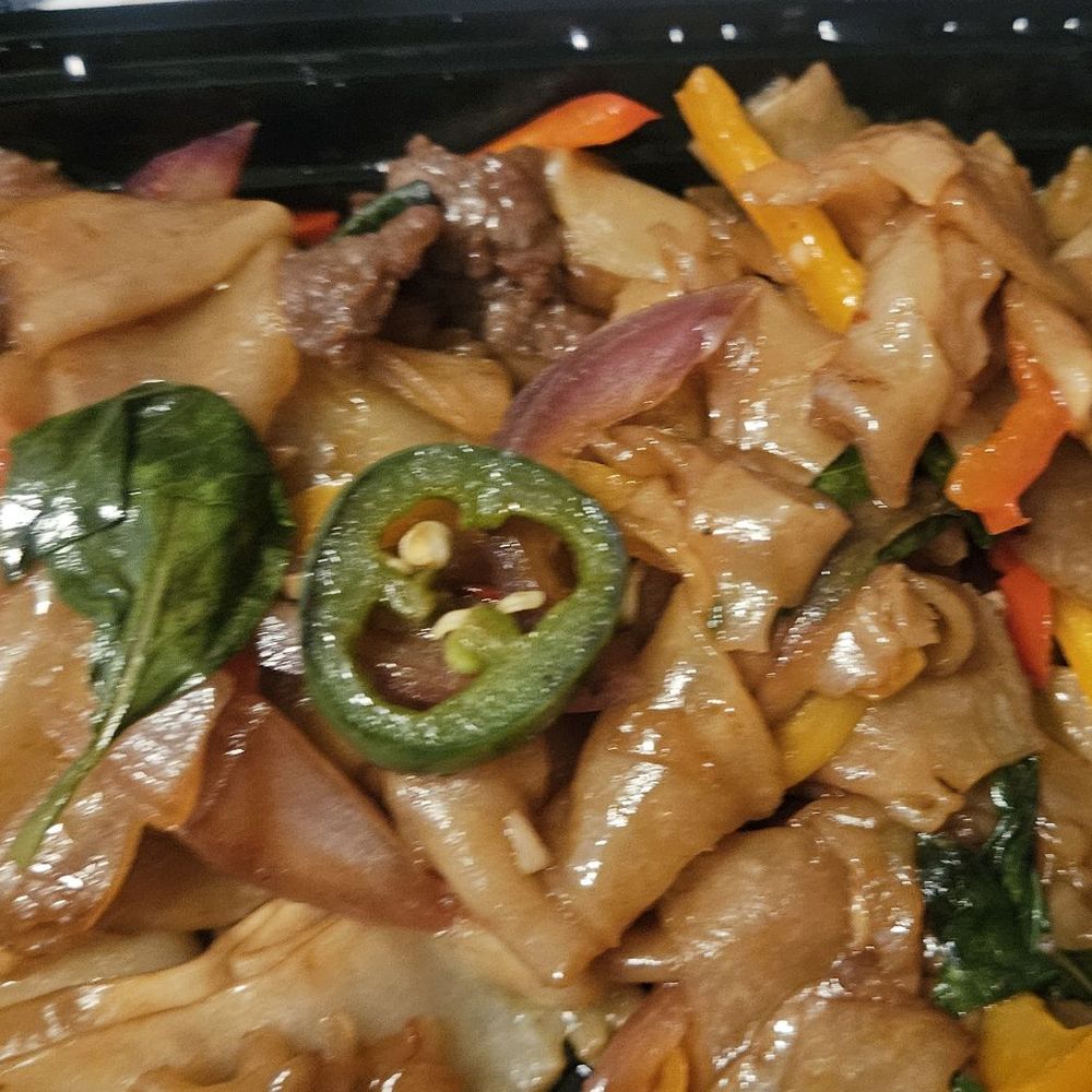 Halal Hunan Cafe Tyson - Drunken Noodle... not drunken noodle - Chinese Near Me - Vienna, Virginia Halal Hunan Cafe Tyson - Drunken Noodle... not drunken noodle - Chinese Near Me - Vienna, Virginia