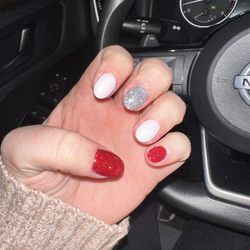 Super Nails WBL - I highly recommend this place to get your nails done. They are so friendly. Ahn Lee did an amazing job on my dip manicure.