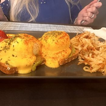 Cafe Cairano - California egg Benedict - Breakfast & Brunch Near Me - St. Augustine, Florida