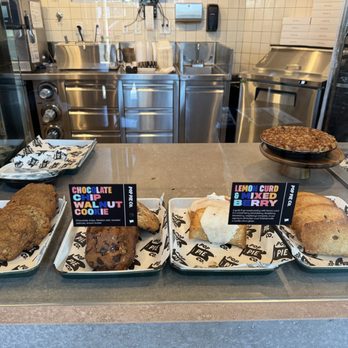 Pop Pie - Pastry display - Bakeries Near Me - San Diego, California Pop Pie - Pastry display - Bakeries Near Me - San Diego, California