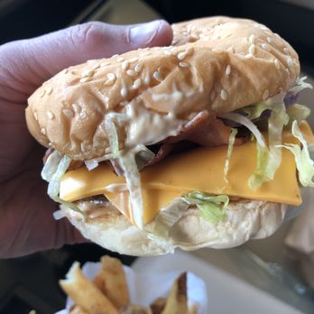 Wally's Drive-In - American Near Me - Buckley, Washington