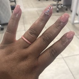 Dip #175 with a design on the ring finger Dip #175 with a design on the ring finger