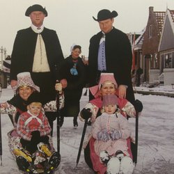 Het 1e Friese Schaatsmuseum - Local attire