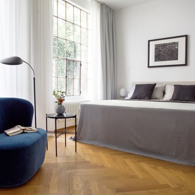 August The Boardinghouse by null