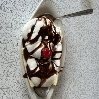 Howley's Restaurant - Banana Split - Diners Near Me - West Palm Beach, Florida Howley's Restaurant - Banana Split - Diners Near Me - West Palm Beach, Florida