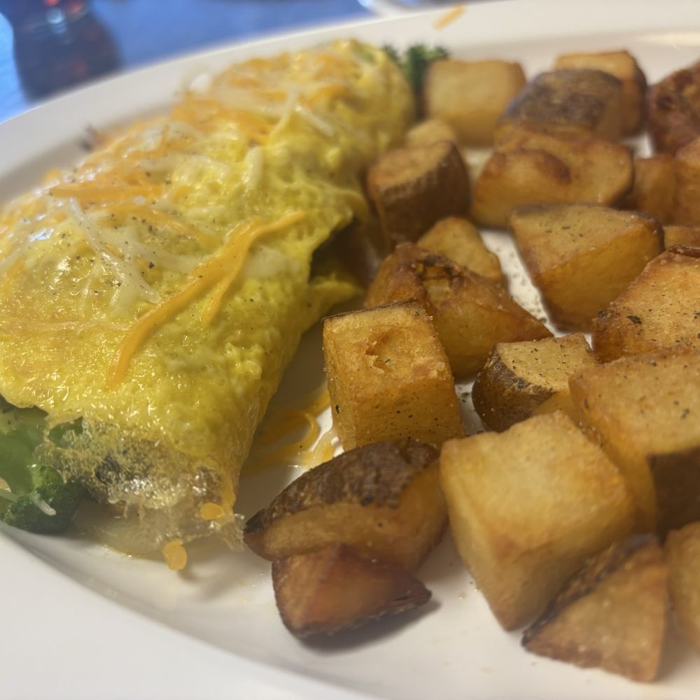 The House Cafe - Garden omelette & House fries (crispy) - Cafes Near Me - Richardson, Texas The House Cafe - Garden omelette & House fries (crispy) - Cafes Near Me - Richardson, Texas
