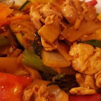 Thai Thai Restaurant - Spicy Basil Chicken - Thai Near Me - Oceanside, California