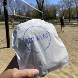 22 Mai - Sandwich at the nearby park!