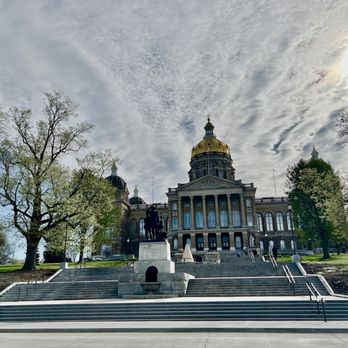 Iowa State Capitol - Exterior - Landmarks & Historical Buildings Near Me - Des Moines, Iowa Iowa State Capitol - Exterior - Landmarks & Historical Buildings Near Me - Des Moines, Iowa