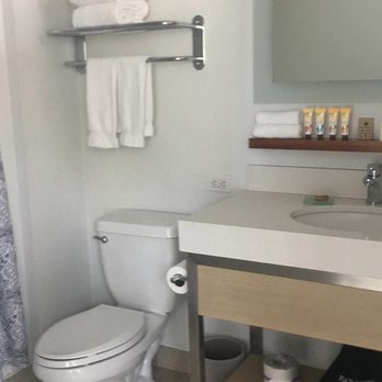Queen Kapiolani Hotel - Hotels Near Me - Honolulu, Hawaii