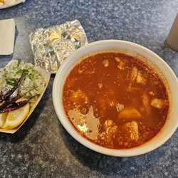 Taqueria La Huasteca - Menudo con pata y grano
