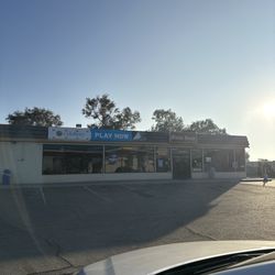 Valero - There's a reason why the parking lot is empty