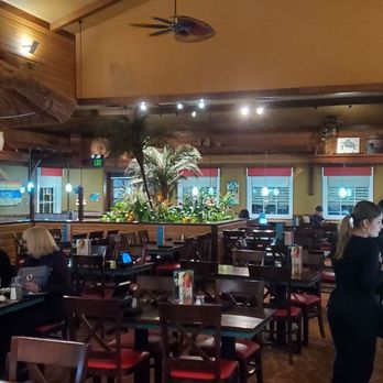 Bahama Breeze - Bars Near Me - Wayne, New Jersey