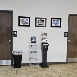 Hopper's Poppers Danville - 2 non-gender restrooms