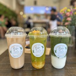 BoBa ChaCha Pasadena - Roasted Oolong Milk Cha (left), mango kiwi cha, and matcha latte (right)