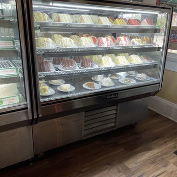 Walnut Hills - The most divine cakes! - Southern Near Me - Vicksburg, Mississippi
