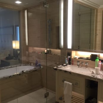 The Langham, Chicago - Bathroom with privacy window turned off - Hotels Near Me - Chicago, Illinois The Langham, Chicago - Bathroom with privacy window turned off - Hotels Near Me - Chicago, Illinois