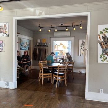 Salty Fox Coffee - Indoor seating - Coffee & Tea Near Me - Friday Harbor, Washington Salty Fox Coffee - Indoor seating - Coffee & Tea Near Me - Friday Harbor, Washington