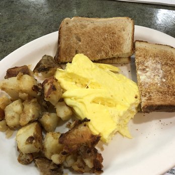 Christopher's Restaurant - Steak and eggs - Breakfast & Brunch Near Me - Reading, Massachusetts