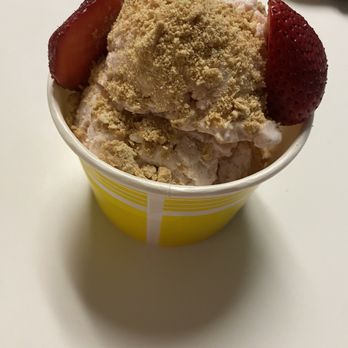 Foggi Ice Cream - Strawberry Cheesecake Ice Cream - Ice Cream & Frozen Yogurt Near Me - Mission, Kansas Foggi Ice Cream - Strawberry Cheesecake Ice Cream - Ice Cream & Frozen Yogurt Near Me - Mission, Kansas