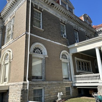 Rockcliffe Mansion - Bed & Breakfast Near Me - Hannibal, Missouri