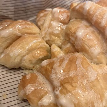 Cheddar's Scratch Kitchen - Honey Butter Croissants - Comfort Food Near Me - Orlando, Florida Cheddar's Scratch Kitchen - Honey Butter Croissants - Comfort Food Near Me - Orlando, Florida
