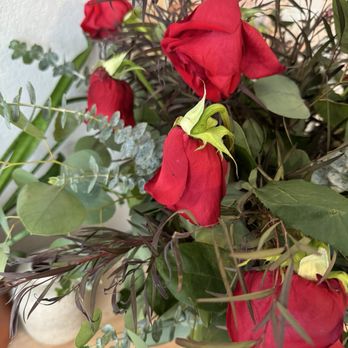 Desert Rose Florist - Already dying within 24 hours of purchase.  (Yes, with fresh water, termperate room, and no direct sunlight) - Florists Near Me - Las Vegas, Nevada