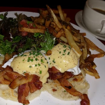 CAFÉ LULUc - bacon eggs benedict - French Near Me - Brooklyn, New York CAFÉ LULUc - bacon eggs benedict - French Near Me - Brooklyn, New York