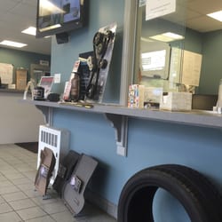 Advance Auto Center