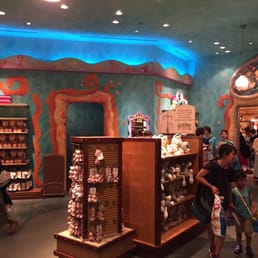 ガッレリーア ディズニー Souvenir Shops 浦安市舞浜1 1 浦安市 千葉県 Japan Yelp