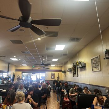 Renae's Cafe - Busy on Saturday - American Near Me - Bakersfield, California Renae's Cafe - Busy on Saturday - American Near Me - Bakersfield, California