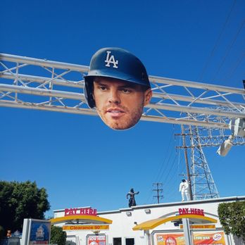 El Segundo 5 min Express Car Wash - Dodger Freddie Freeman - Car Wash Near Me - El Segundo, California