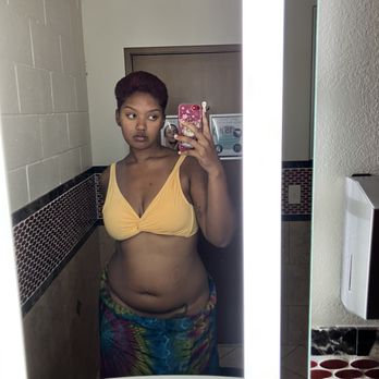 EverSun - Encinitas - bathroom - Tanning Near Me - Encinitas, California