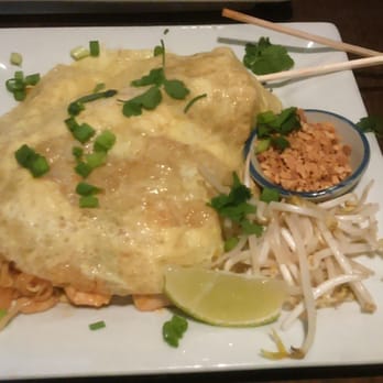 Thai Jin - Pad Thai w/chicken - Thai Near Me - Houston, Texas Thai Jin - Pad Thai w/chicken - Thai Near Me - Houston, Texas
