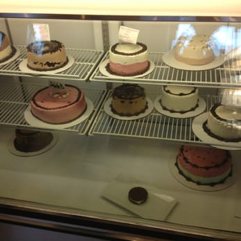 Cap’s Ice Cream - Cakes - Ice Cream & Frozen Yogurt Near Me - Mount Prospect, Illinois Cap’s Ice Cream - Cakes - Ice Cream & Frozen Yogurt Near Me - Mount Prospect, Illinois
