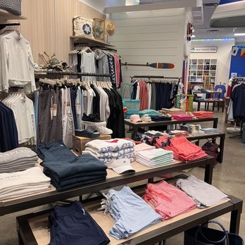 Southern Tide - Women's sweaters and shorts - Men's Clothing Near Me - Naples, Florida Southern Tide - Women's sweaters and shorts - Men's Clothing Near Me - Naples, Florida