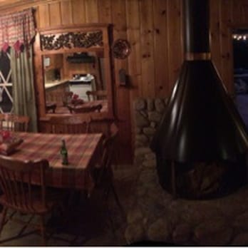 Arrowhead Pine Rose Cabins - Living room - Venues & Event Spaces Near Me - Twin Peaks, California Arrowhead Pine Rose Cabins - Living room - Venues & Event Spaces Near Me - Twin Peaks, California