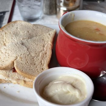 Mifflin's Tea Room - Mifflin's Tea Room - Tuscan chicken sandwich and pea soup - Tea Rooms Near Me - Bonavista, Newfoundland and Labrador Mifflin's Tea Room - Mifflin's Tea Room - Tuscan chicken sandwich and pea soup - Tea Rooms Near Me - Bonavista, Newfoundland and Labrador