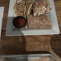 Chicken Wrap w/ fries