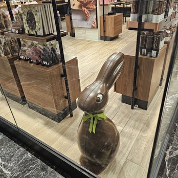 Läderach chocolatier suisse - Swiss chocolate - Chocolatiers & Shops Near Me - Washington, DC, District of Columbia