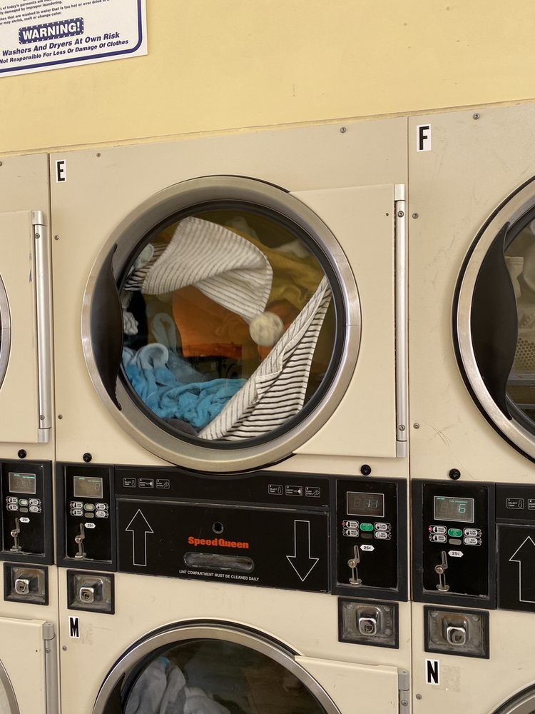 CLEAN CYCLE LAUNDROMAT Updated September 2024 32 Photos & 17