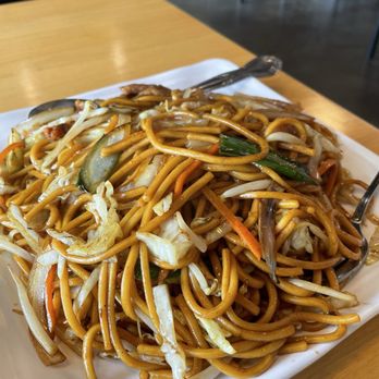 Noodle Star 川粵 - 44. Beef Chow Mein 44. (TikTok: @justandyvu) - Asian Fusion Near Me - Garden Grove, California