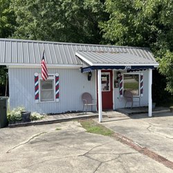 Chair City Barber - Outside