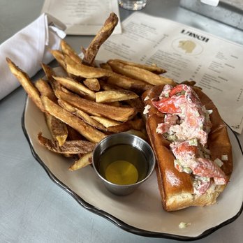 River’s Edge - Lobster Roll and Hand cut fries - Salad Near Me - Barryville, New York